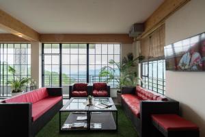 Pristine Pines by VEO, StayVista - 8BHK Mountain-View Villa with Table Tennis