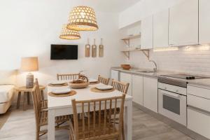 Mare Cheia (High Tide) Beach and Surf Apartments