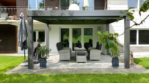 Tolles Apartment mit großer, überdachter Terrasse