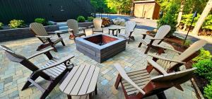Group Cabin with Pool Table, Spa and Many More Amenities in Maine