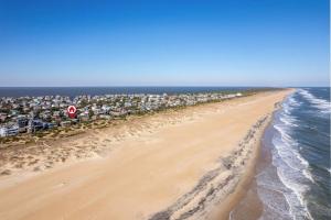 Incredible Unique Beach House with Stunning Sea Views for an Unforgettable Coastal Escape in Avon, North Carolina