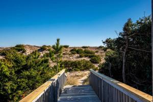 Incredible Unique Beach House with Stunning Sea Views for an Unforgettable Coastal Escape in Avon, North Carolina