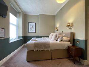 Wedgwood Hotel - Room 2