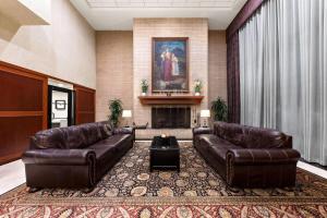 Wyndham Riverfront Hotel