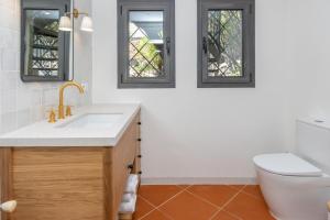 Casa con piscina privada vistas al mar