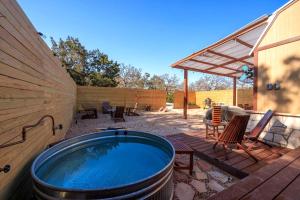 Impressive Intimate Tiny Cabin with Lofted Interior and Outdoor Shower in Texas