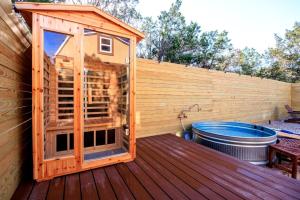 Impressive Intimate Tiny Cabin with Lofted Interior and Outdoor Shower in Texas