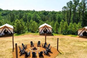 Deluxe Safari Tent with Indoor Jacuzzi in Kentucky