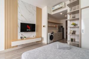 Studio-Modern Stylist-Hana Apart