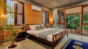 SaffronStays Trisara by the Lake