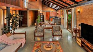 SaffronStays Trisara by the Lake