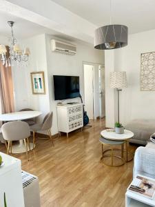 Lovely Double Bedroom for Women Only in Marbella Center