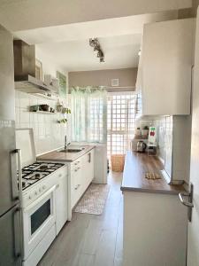 Lovely Double Bedroom for Women Only in Marbella Center