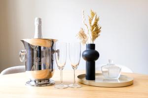 Art Deco 24 Luxury Apartment Downtown Metro AC