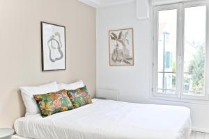 Petit studio moderne à Asnières -III