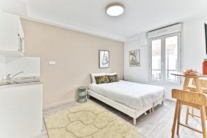 Petit studio moderne à Asnières -III