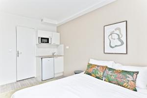 Petit studio moderne à Asnières -III