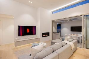 Villa Bianca - Pool & 300m from Beach