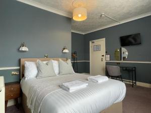 Wedgwood Hotel - Room 6