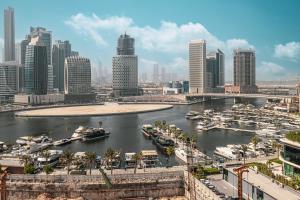 2 Bedroom Apartment in Business Bay Gym, Pool & View