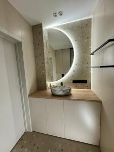 Неймовірно крута студія в центрі Черкас! Панорамні вікна! Ремонт 2025 року