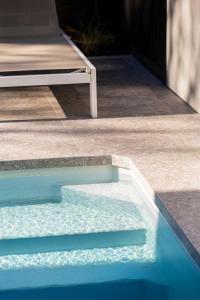 The Grey House - Luxe Entertainer with Heated Pool