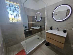 Maisons de vacances Villa sous les pins : photos des chambres