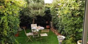 Pretty T1 with garden by the sea