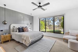 Modern Coastal Beach House - Rye Entertainer