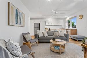 Sunny Shores - Family Retreat with Heated Spa