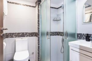 Made with love 1-BR Apt By Finikoudes Beach