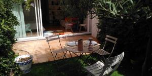 Pretty T1 with garden by the sea