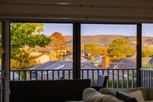 Roseys Cottage - 600m to Beach & Mountain Views