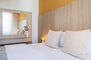 Made with love 1-BR Apt By Finikoudes Beach