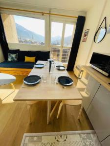 Studio with balcony near the slopes Chantemerle