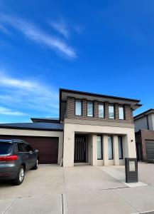 Aria Luxe - Modern, Spacious