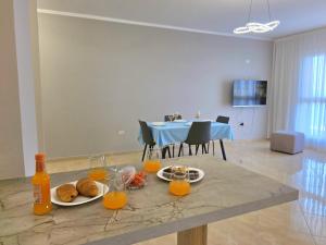 Sea View Apartment in Durres Beach 100