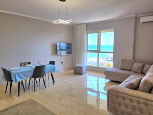 Sea View Apartment in Durres Beach 100