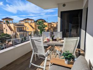 Casa Buena Vista Golf - Bright Apartment with Sunny Balcony & Pool