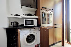 Stazione Trastevere 3BR Flat by Flatinrome