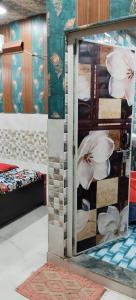 Kanha ji 5 star PG family 12 rooms near lord Krishna temple free pick up service also Activa rent