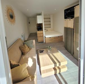 Appartements Studio Bord de Mer Fabregas - les Sablettes : Appartement