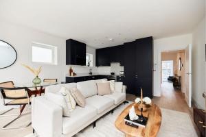 The Wembley Park Gem - Lovely 2BDR Flat with Balcony