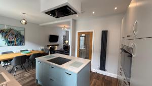 The Bakehouse - by Caithness Luxury Apartments NC500 - 5 Bedroom Luxury Holiday Home - Sleeps Work teams upto 5 & holiday makers upto 10 - PREFERENTIAL RATES FOR LONG STAY TRADES - CONTACT US -