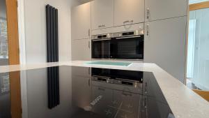 The Bakehouse - by Caithness Luxury Apartments NC500 - 5 Bedroom Luxury Holiday Home - Sleeps Work teams upto 5 & holiday makers upto 10 - PREFERENTIAL RATES FOR LONG STAY TRADES - CONTACT US -