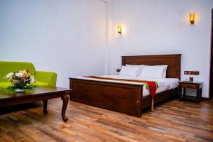 Nuwara Eliya Golf Club