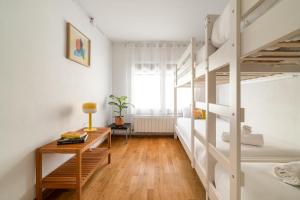 ARTSY Apartment 3BTH and 6BR FIRA Montjuic Plaza España FCB