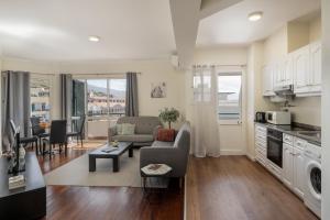 Golden Star AU by An Island Apart