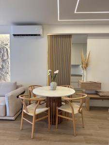 Luxury apartment 70m2 with 2 bedrooms ,balcony and jacuzzi , Downtown Thessaloniki