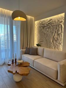 Luxury apartment 70m2 with 2 bedrooms ,balcony and jacuzzi , Downtown Thessaloniki